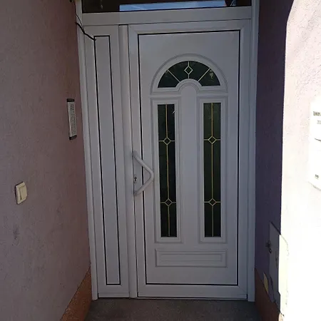 Kvins 1 Apartament *